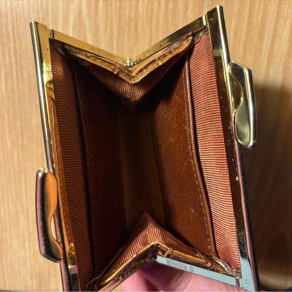 Vintage Abas Croc-Embossed Kiss-Lock Coin Purse | Brown | Sturdy Leather - Picture 5 of 12